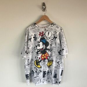 Rare Vintage 90s Disney Minnie Mouse Blue Hat Newspaper AOP Tee Size L / XL